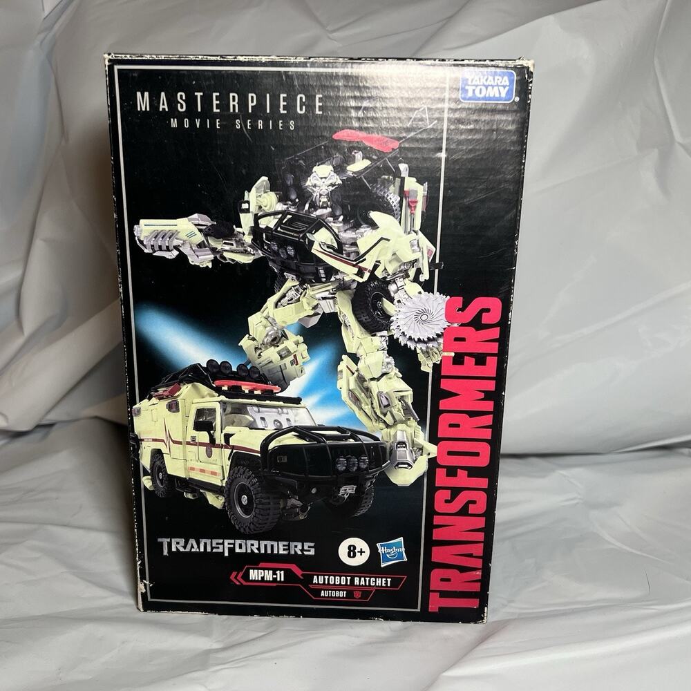 Hasbro Transformers Masterpiece Series MPM-11 AUTOBOT RATCHET, READ DESCRIPTION